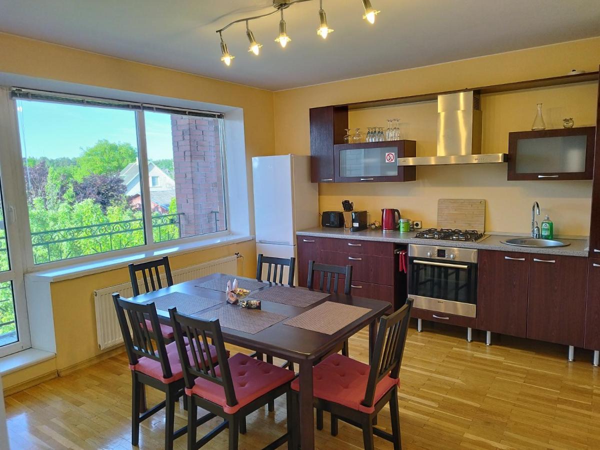 Spacious & Cozy Apartment With Forest View Zapyskis Екстер'єр фото